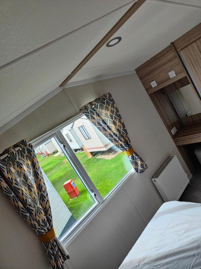 J6 Static Caravan, Fairway Holiday Park Сандаун Екстериор снимка