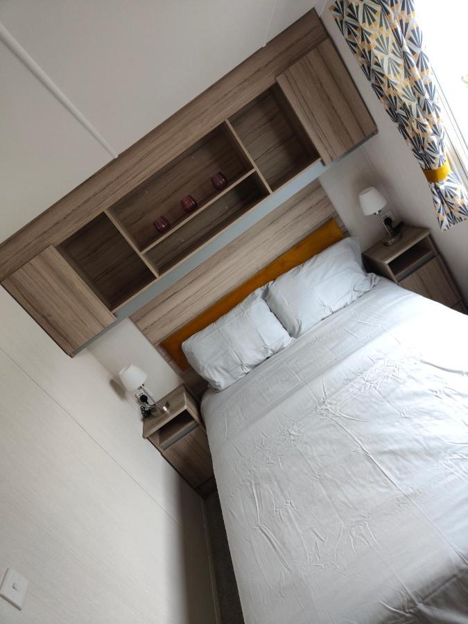J6 Static Caravan, Fairway Holiday Park Сандаун Екстериор снимка