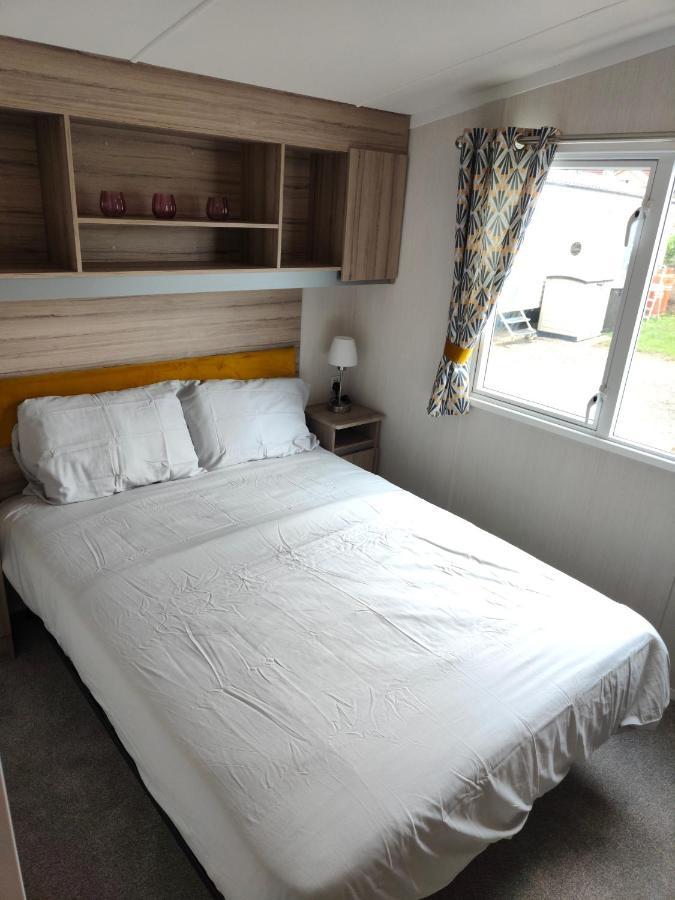 J6 Static Caravan, Fairway Holiday Park Сандаун Екстериор снимка