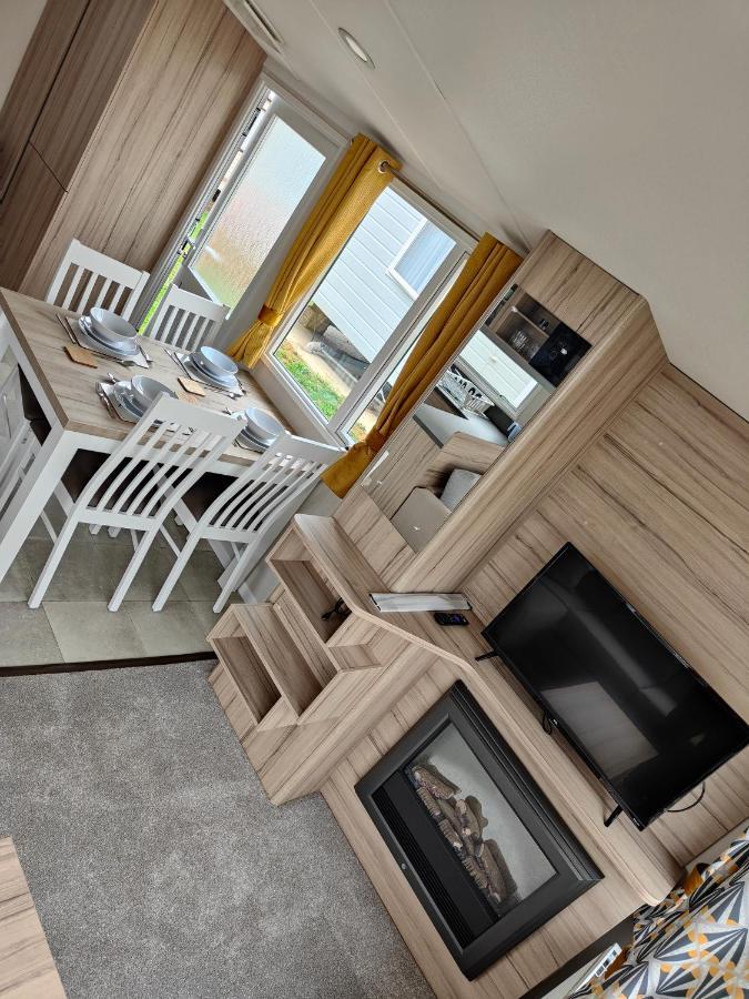 J6 Static Caravan, Fairway Holiday Park Сандаун Екстериор снимка
