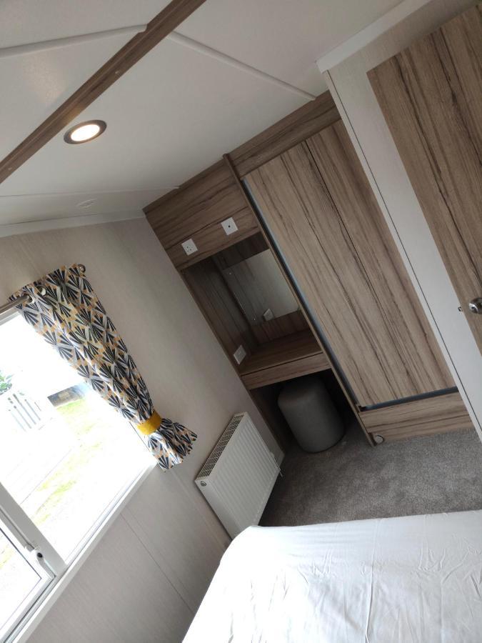 J6 Static Caravan, Fairway Holiday Park Сандаун Екстериор снимка